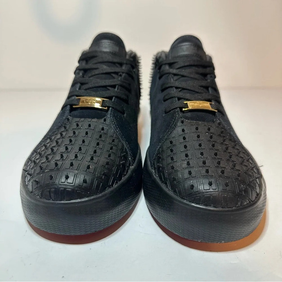 Nike Lebron 13 Lifestyle Black 806396-001 Mens Size 9 Metallic Gold Red - Picture 4 of 9